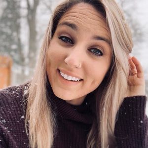 Meet your Posher, Courtney